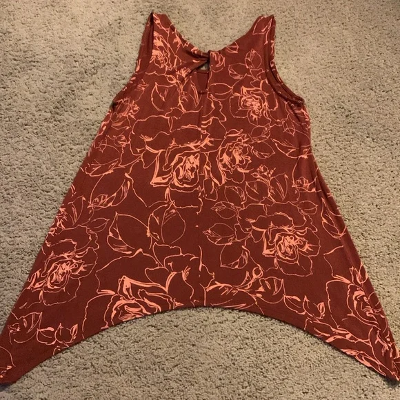 Tank - Picture 5 of 8